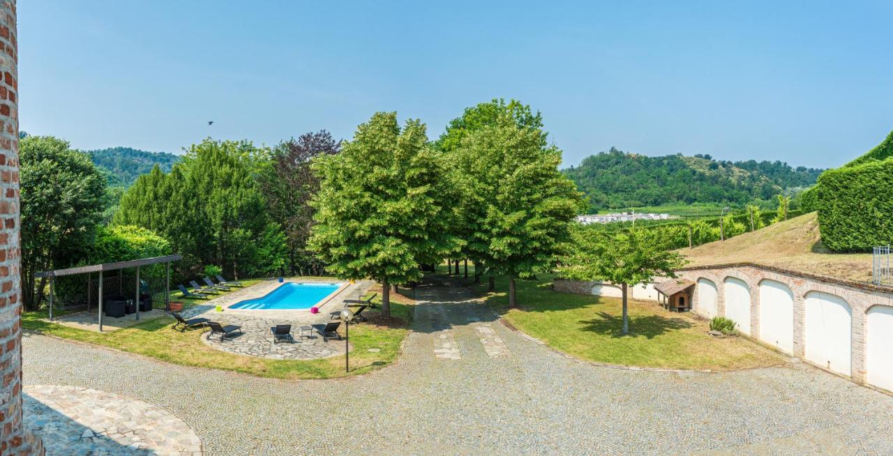 Villa Cornelia , Entire Villa With Private Pool Corneliano d'Alba Zewnętrze zdjęcie