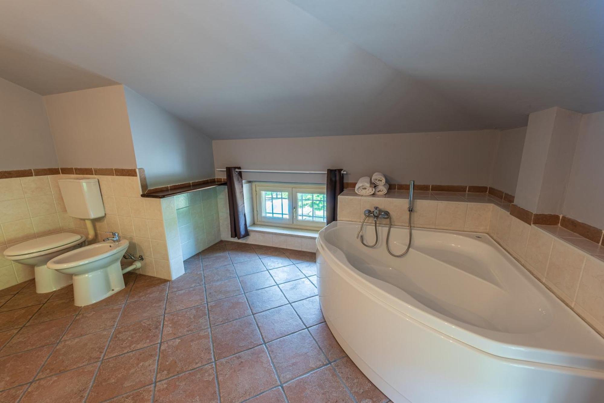 Villa Cornelia , Entire Villa With Private Pool Corneliano d'Alba Zewnętrze zdjęcie